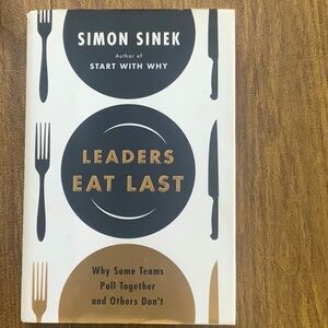 Leaders Eat Last by - Black and Gold Cover